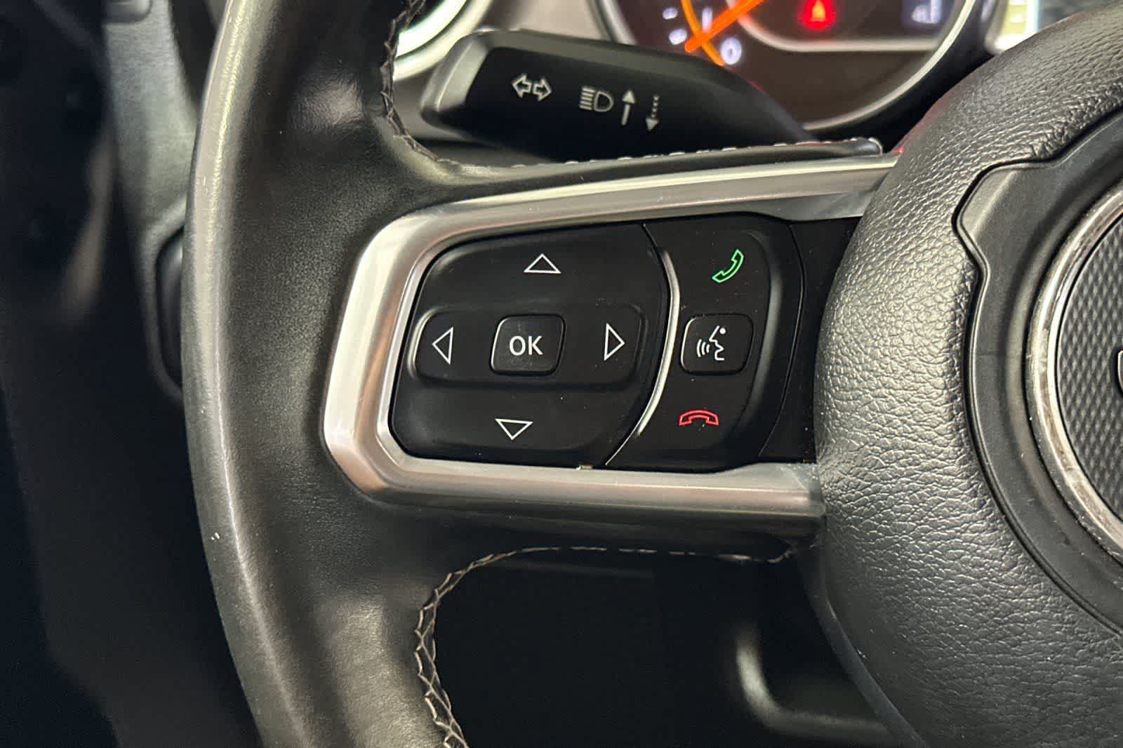 Used 2018 Jeep Wrangler Unlimited Sahara AWD/4WD image 31