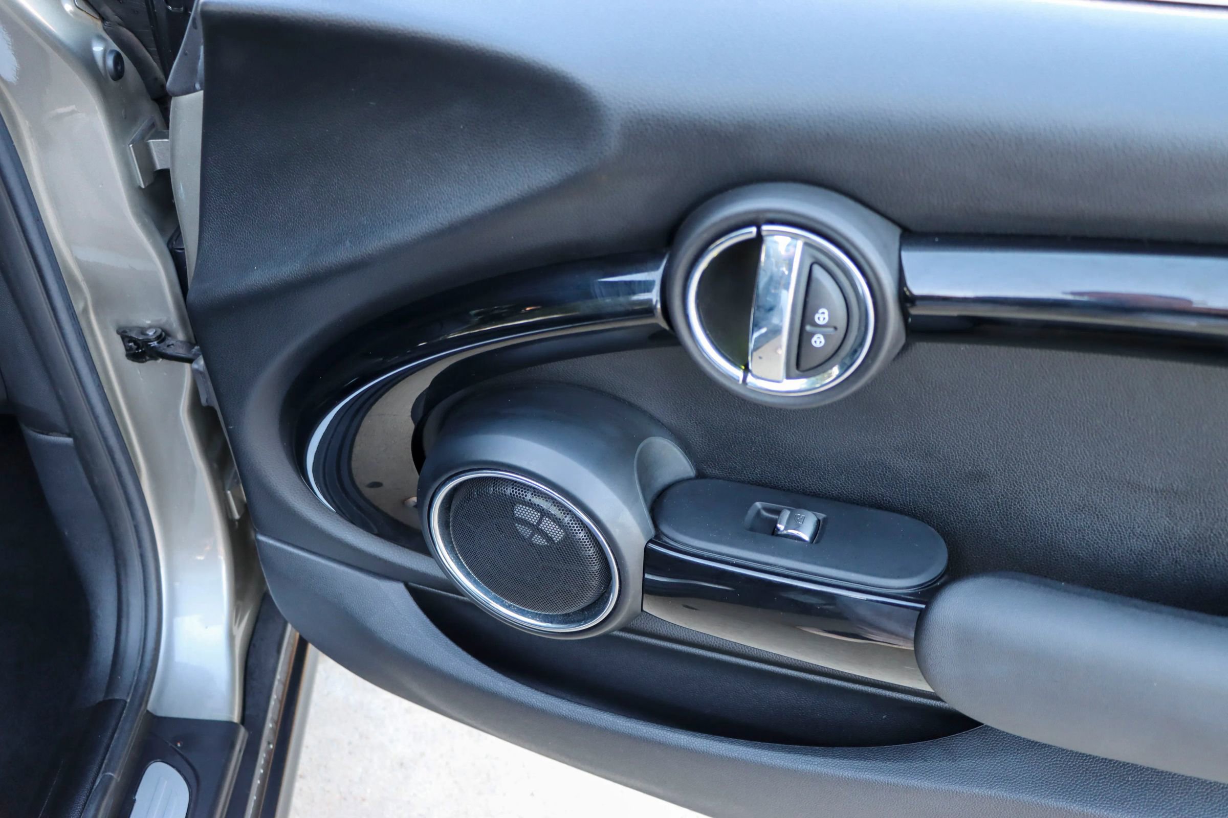 Used 2017 MINI Cooper S image 36