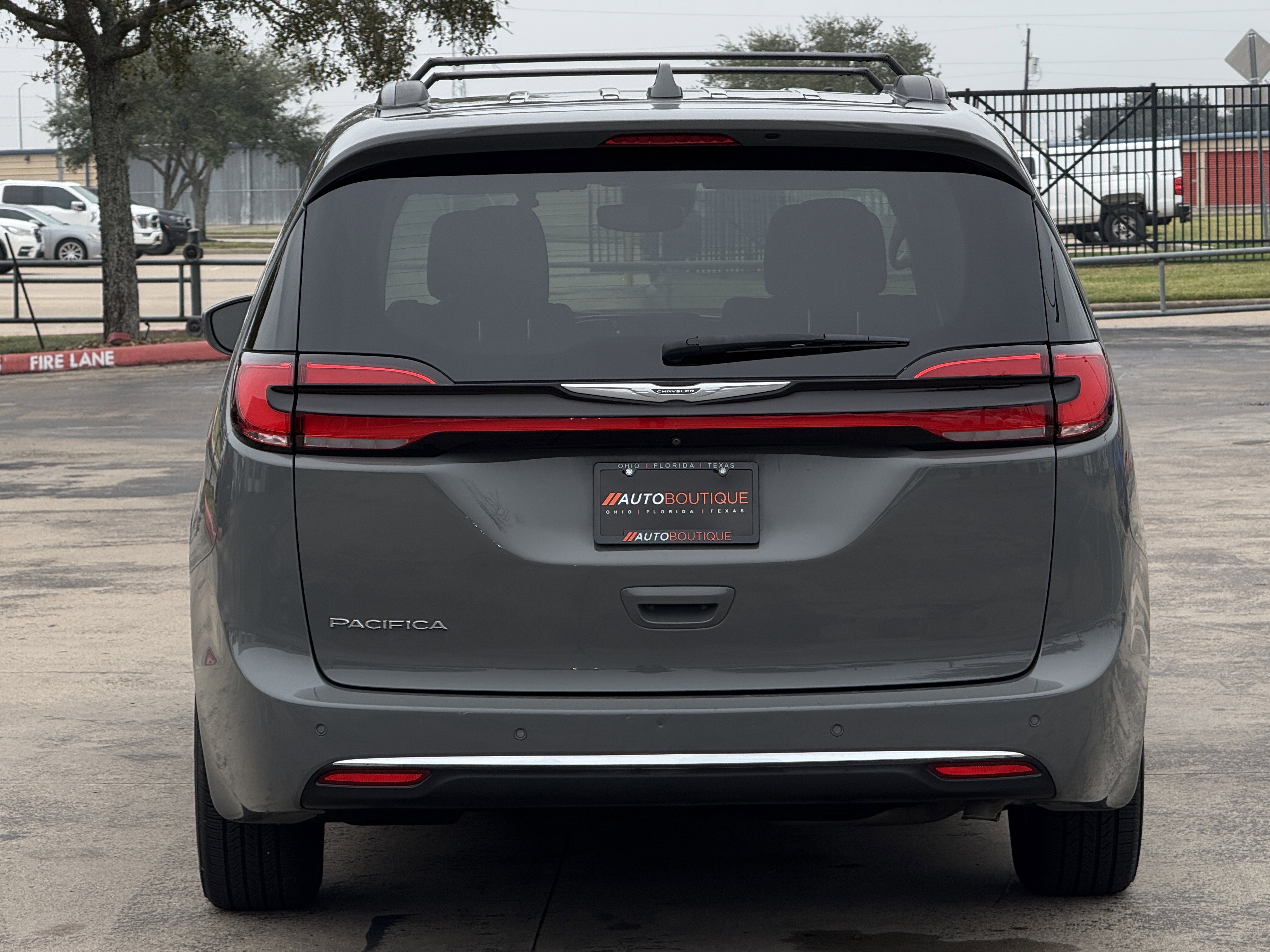 Used 2021 Chrysler Pacifica Touring image 8