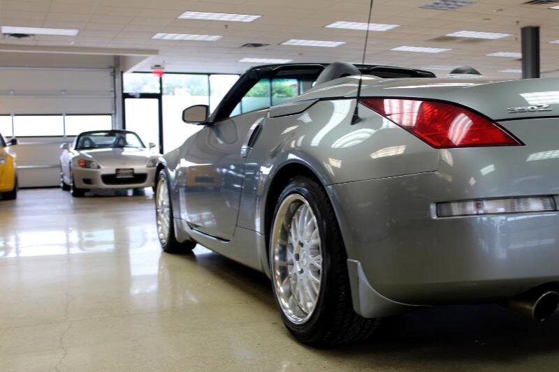 Used 2004 Nissan 350Z Touring image 27