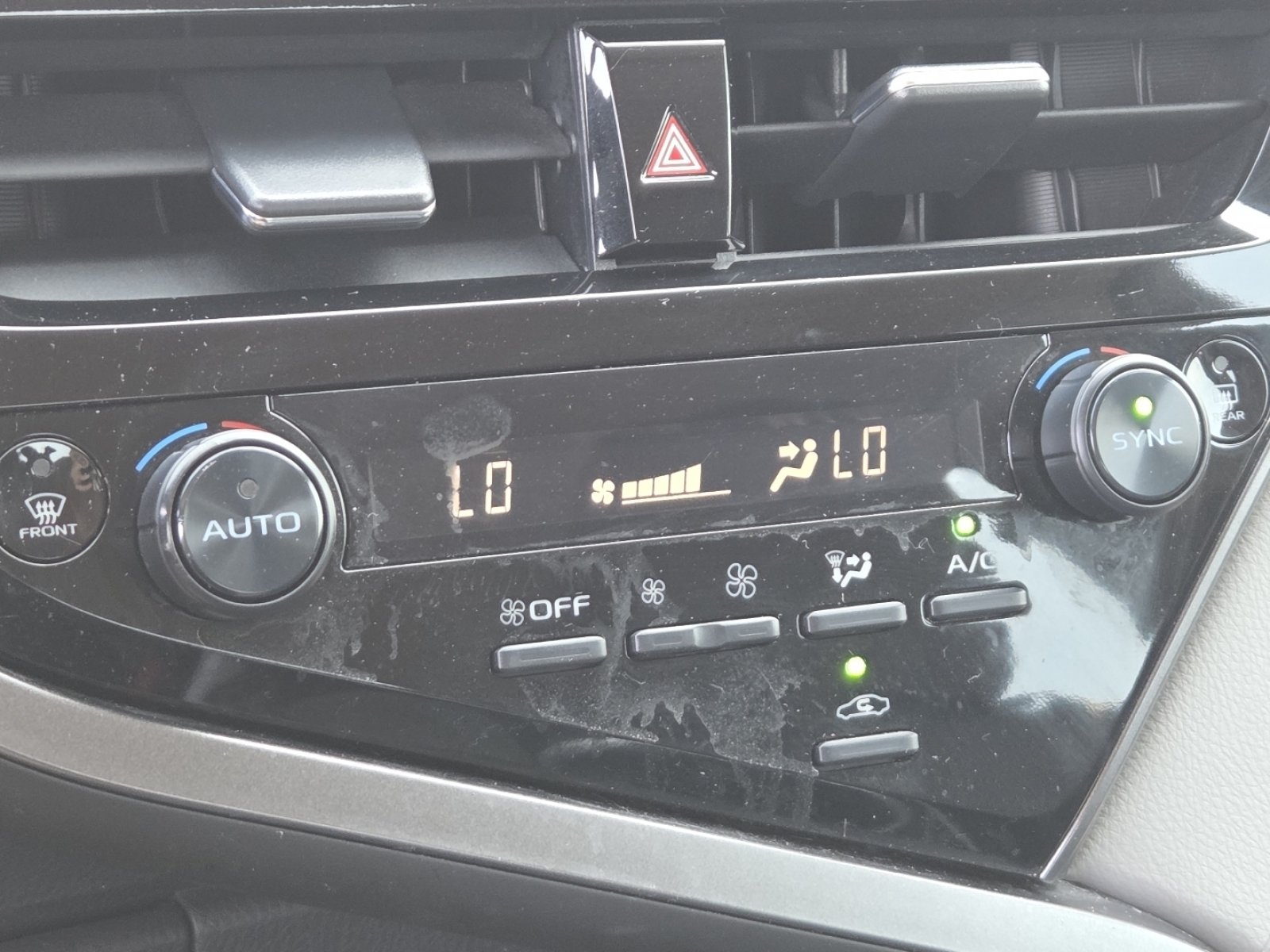 Used 2022 Toyota Camry LE w/ Carpet Mat Package (TMS) FWD image 30