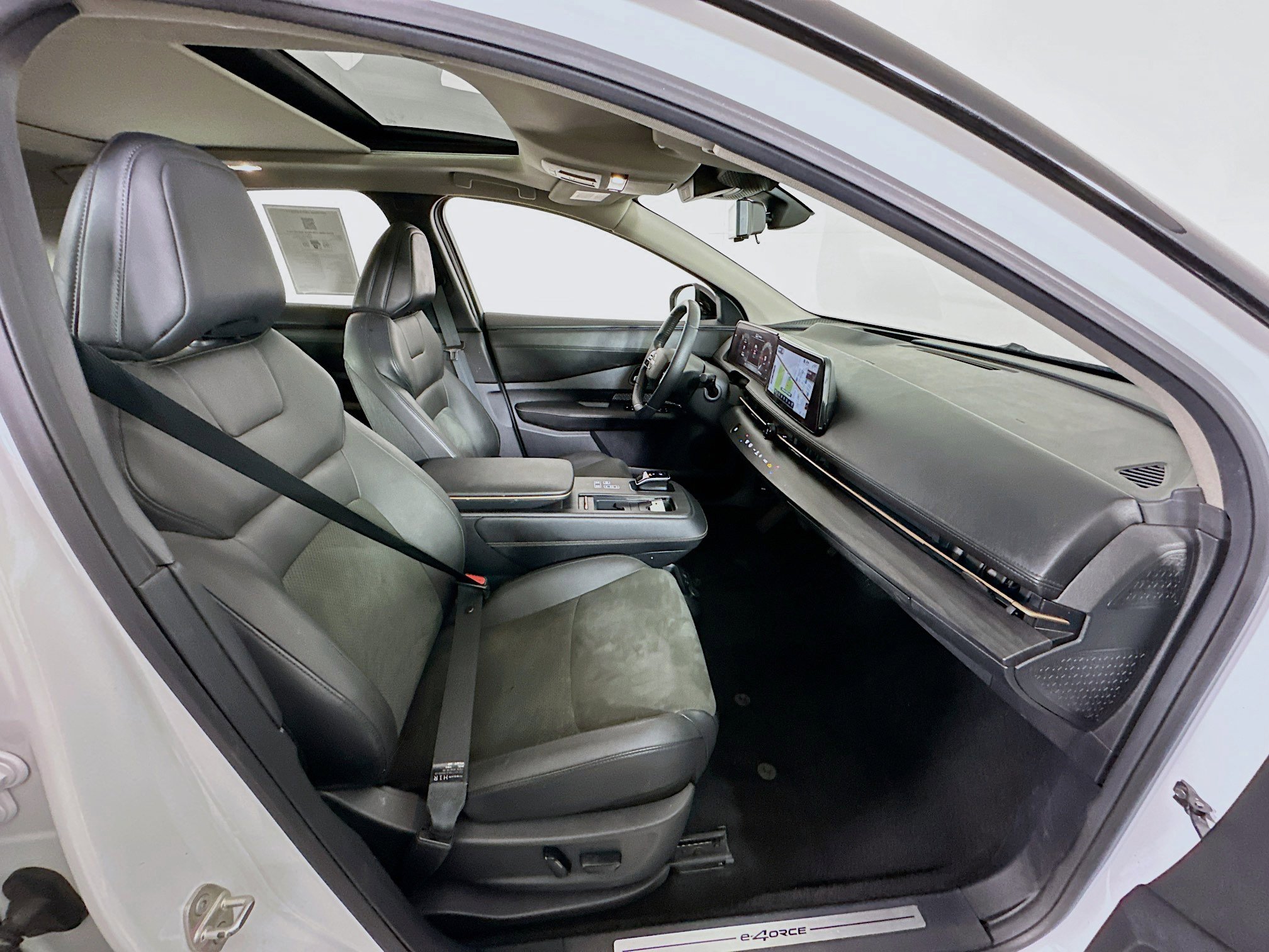 Used 2023 Nissan Ariya AWD image 34