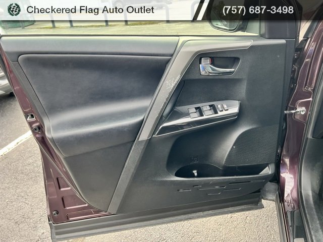 Used 2017 Toyota RAV4 SE image 20