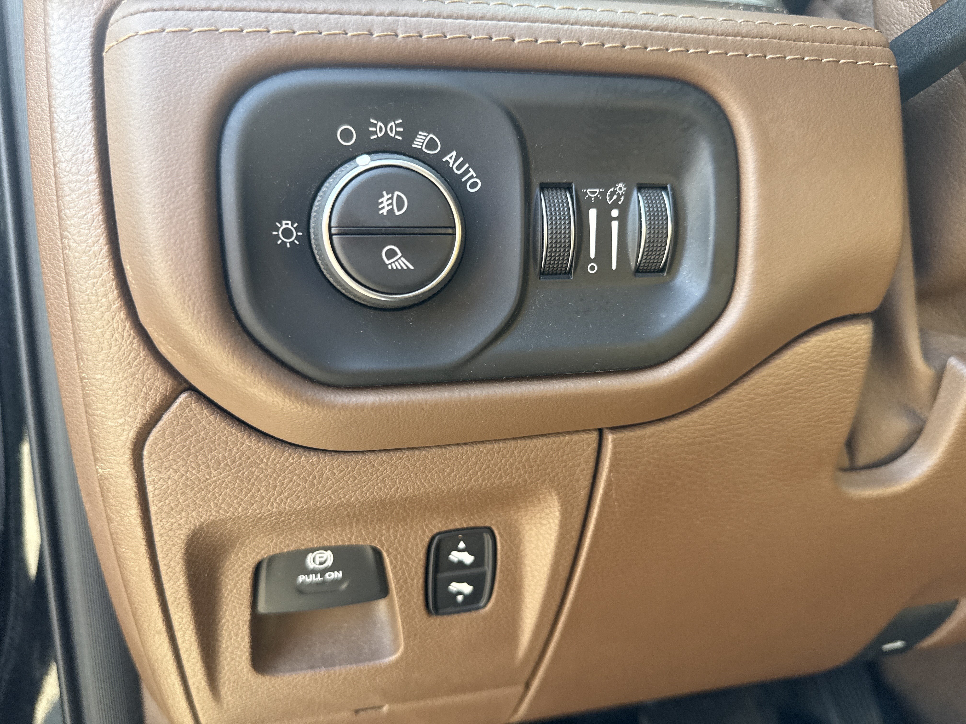 Used 2019 RAM 1500 Limited AWD/4WD image 29