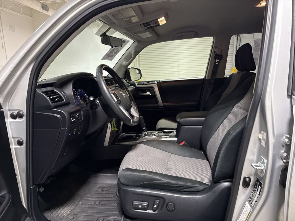 Used 2018 Toyota 4Runner SR5 RWD image 20