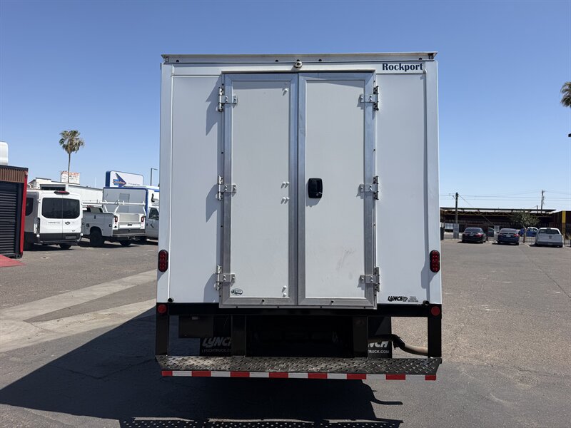 Used 2022 GMC Savana 3500 Extended w/ Power Convenience Package RWD image 4