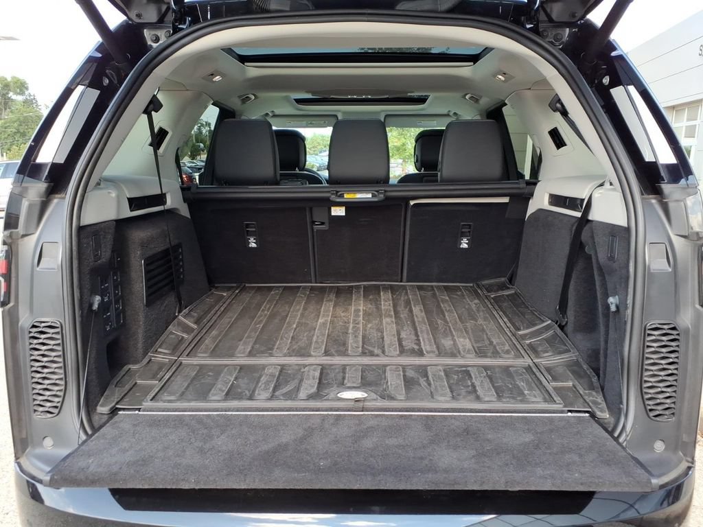 Certified 2025 Land Rover Discovery Dynamic SE AWD/4WD image 27