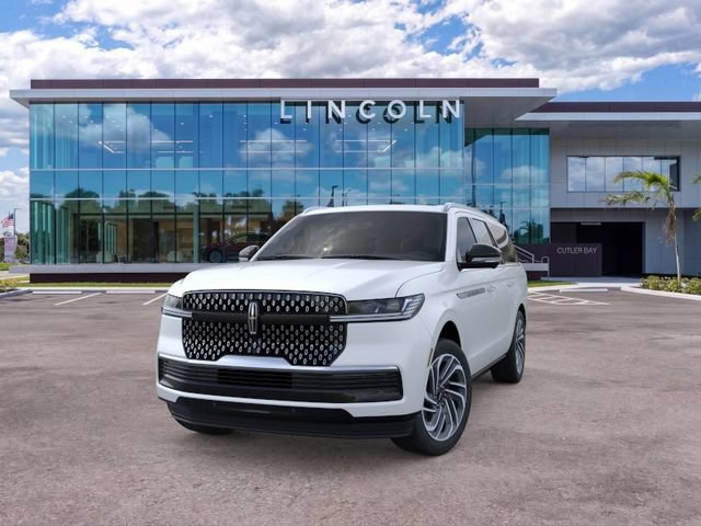 New 2025 Lincoln Navigator L Reserve AWD/4WD image 2