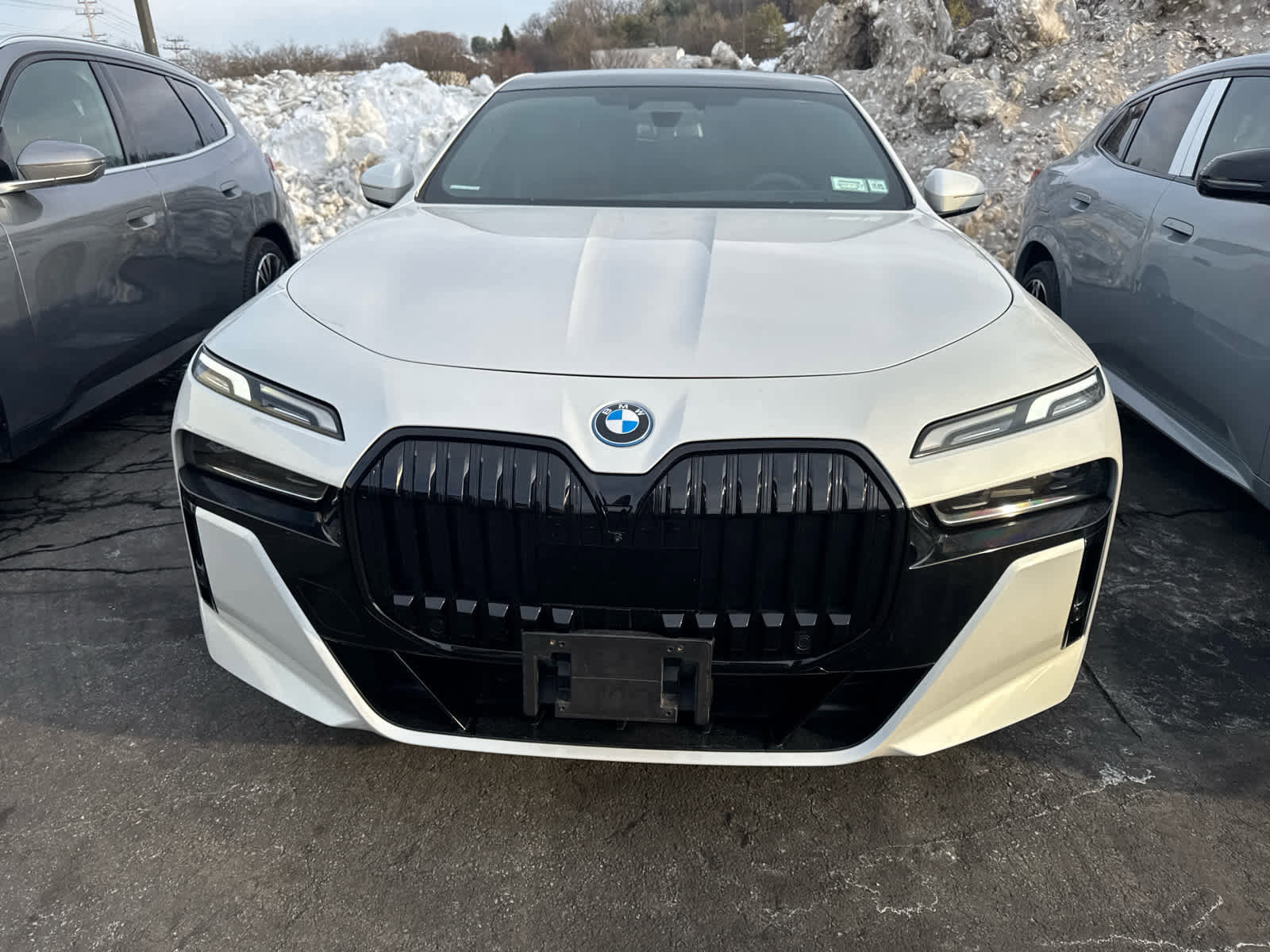 Used 2023 BMW i7 xDrive60 image 2