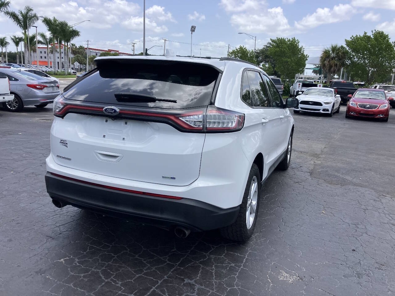 Used 2017 Ford Edge SE AWD/4WD image 4