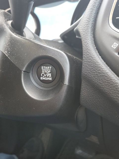 Used 2020 Jeep Compass Latitude w/ Cold Weather Group image 28