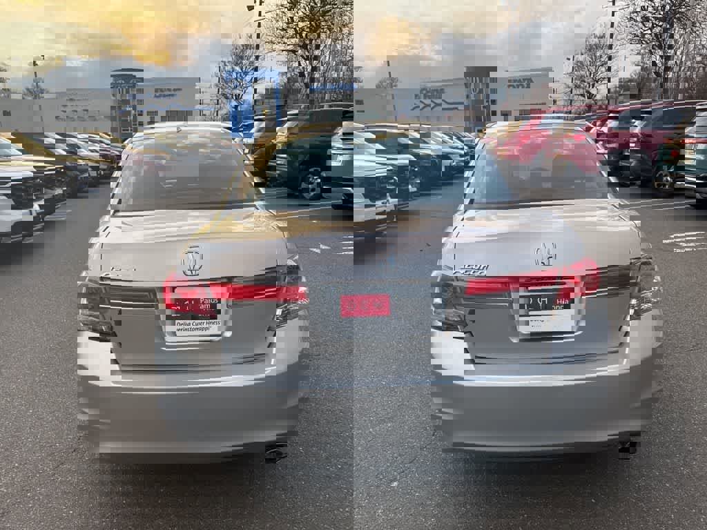 Used 2011 Honda Accord EX-L image 16