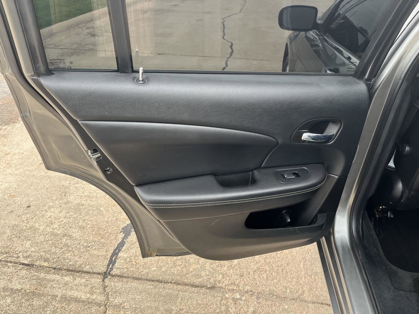 Used 2013 Chrysler 200 Limited w/ Sun/Sound Group image 11