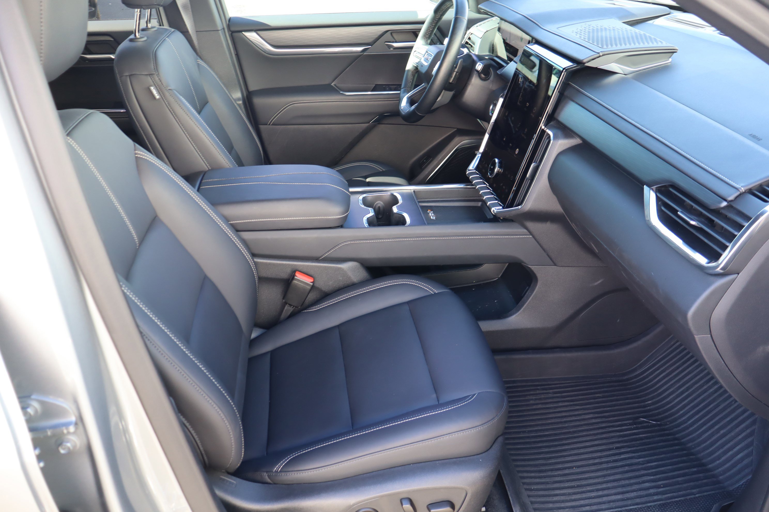 Used 2024 GMC Acadia Elevation w/ Black Edition image 38