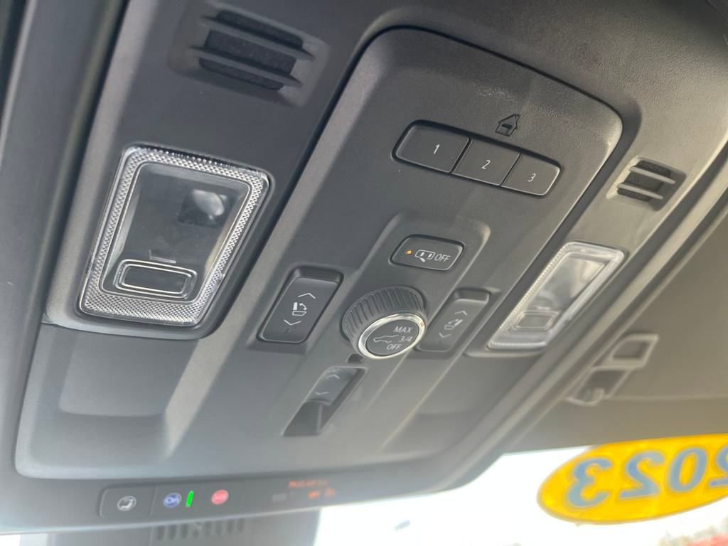 Used 2023 GMC Yukon Denali image 17