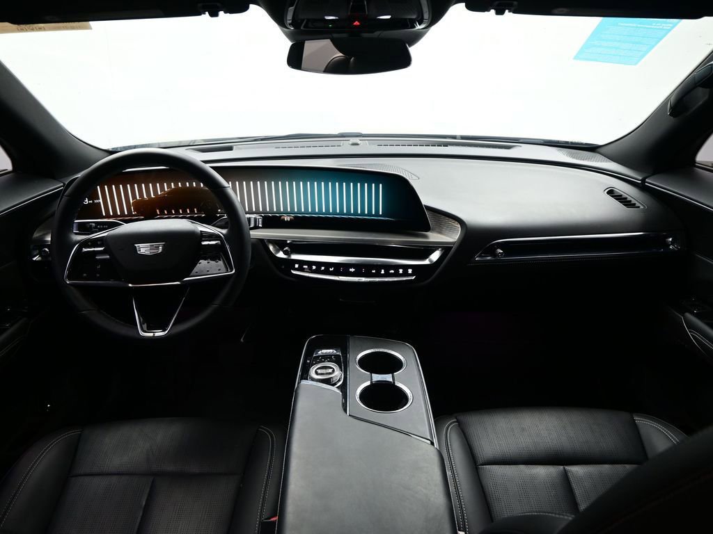 Used 2024 Cadillac Lyriq Luxury image 9