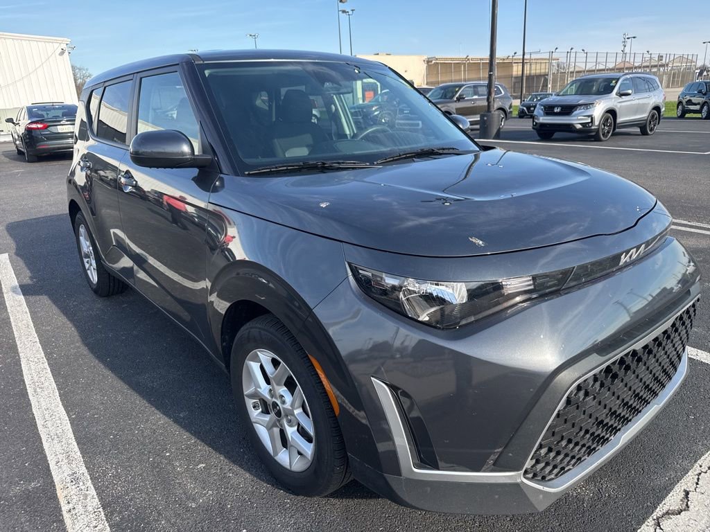 Used 2024 Kia Soul LX w/ Option Group 015 image 2