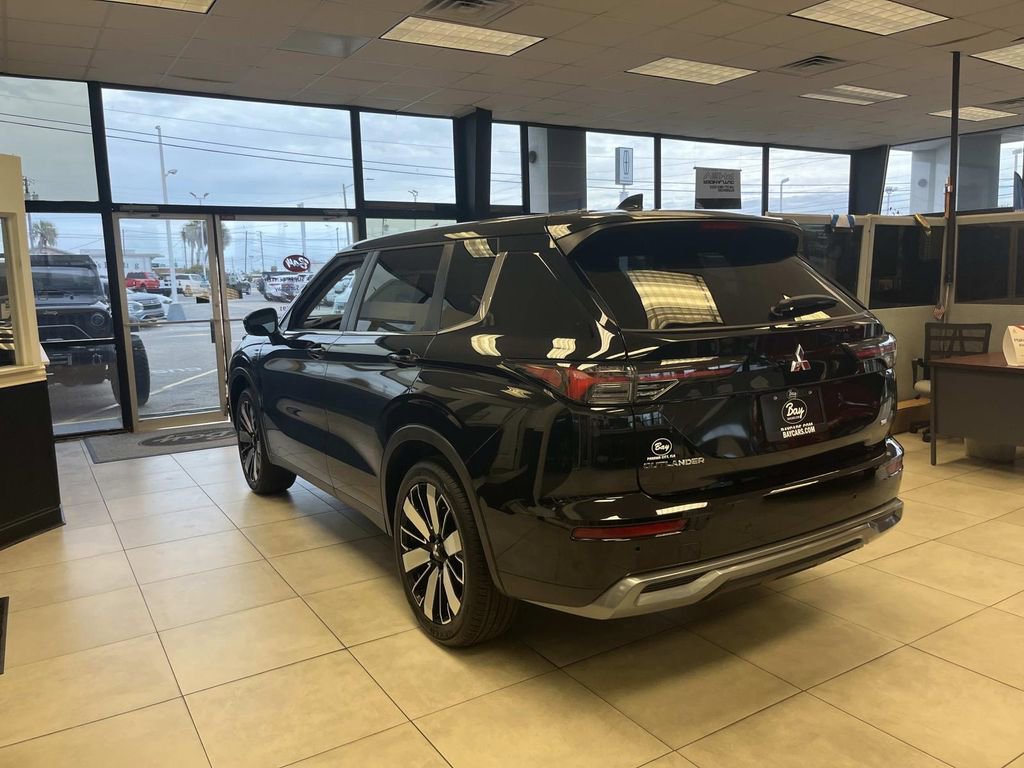 New 2026 Mitsubishi Outlander SE FWD image 3