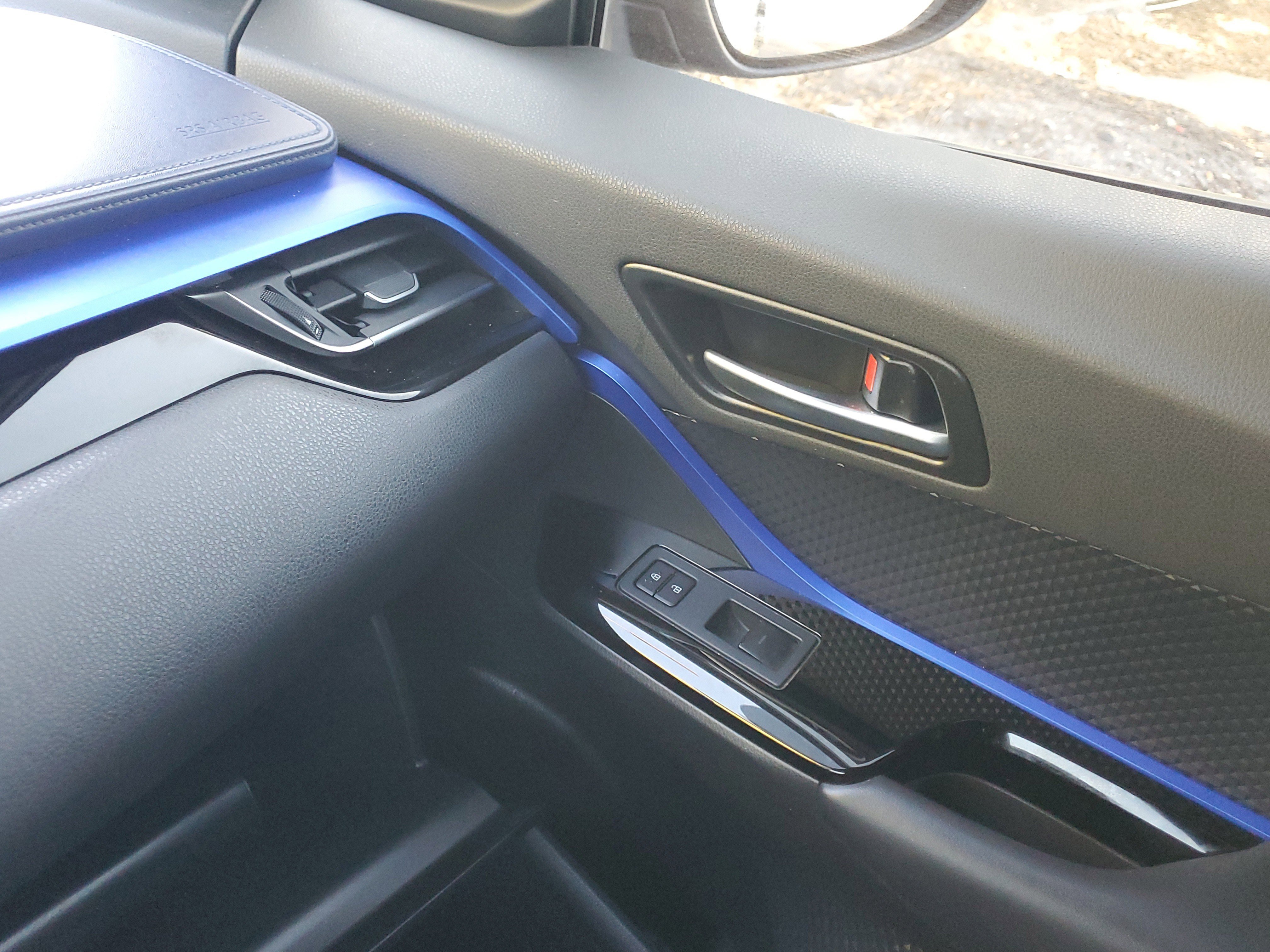 Used 2020 Toyota C-HR XLE image 29