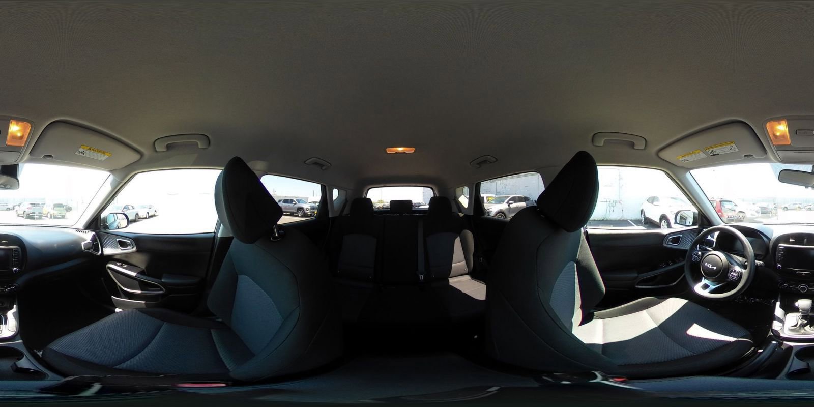 Used 2025 Kia Soul LX w/ LX Technology Package FWD image 39