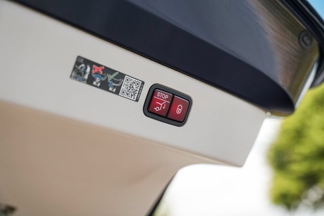 Used 2023 Mercedes-Benz EQS 580 4MATIC Sedan image 19