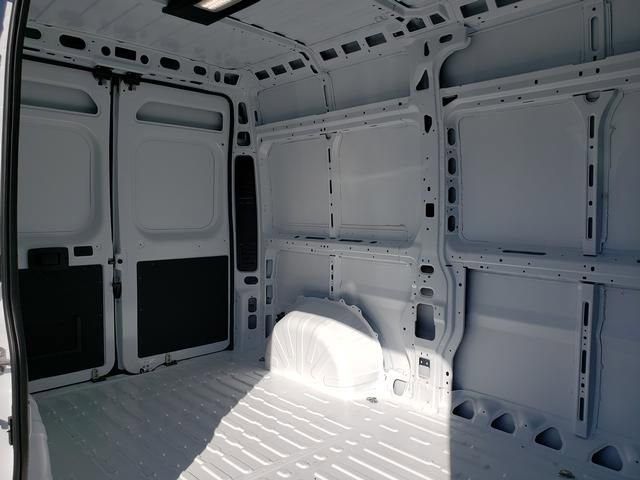 New 2026 RAM ProMaster 2500 w/ Quick Order Package 22G SLT image 7