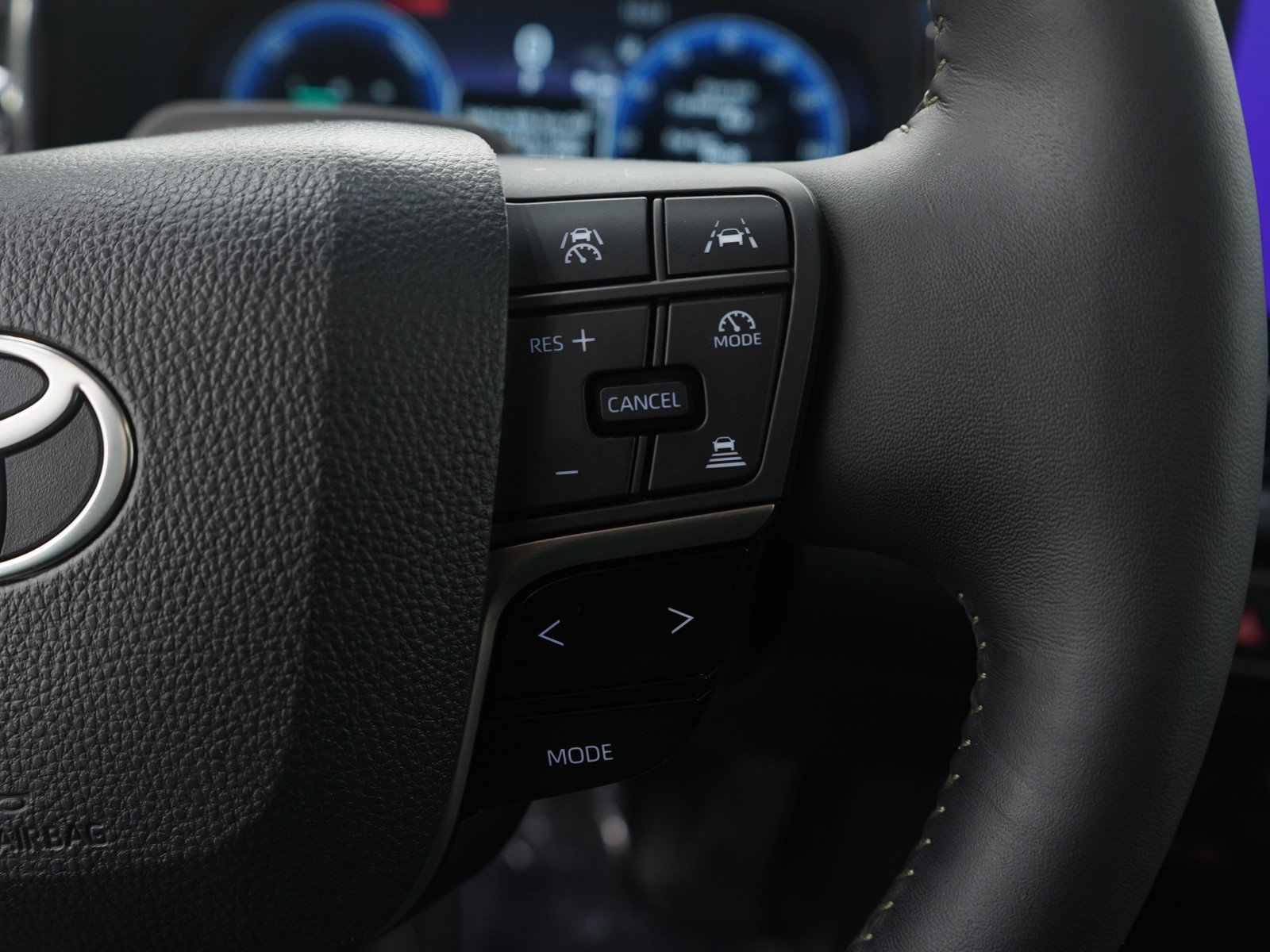 Used 2025 Toyota Camry XLE image 25