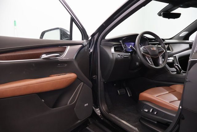 New 2026 Cadillac XT5 Sportv w/ LPO, Onyx Lite Package AWD/4WD image 8