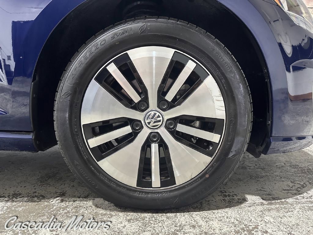 Used 2019 Volkswagen e-Golf SE w/ Driver Assistance Package image 29
