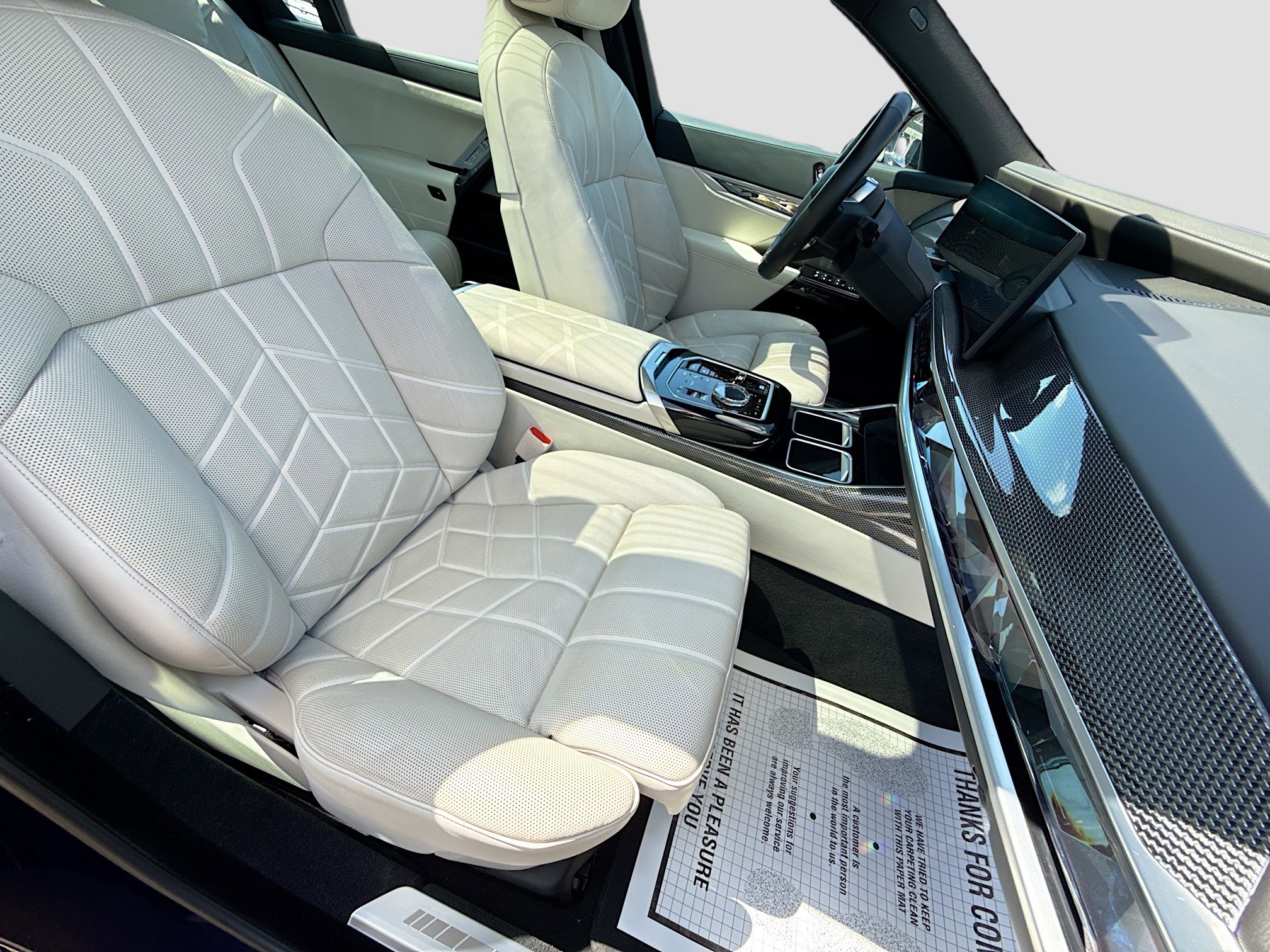 Used 2023 BMW i7 xDrive60 image 14