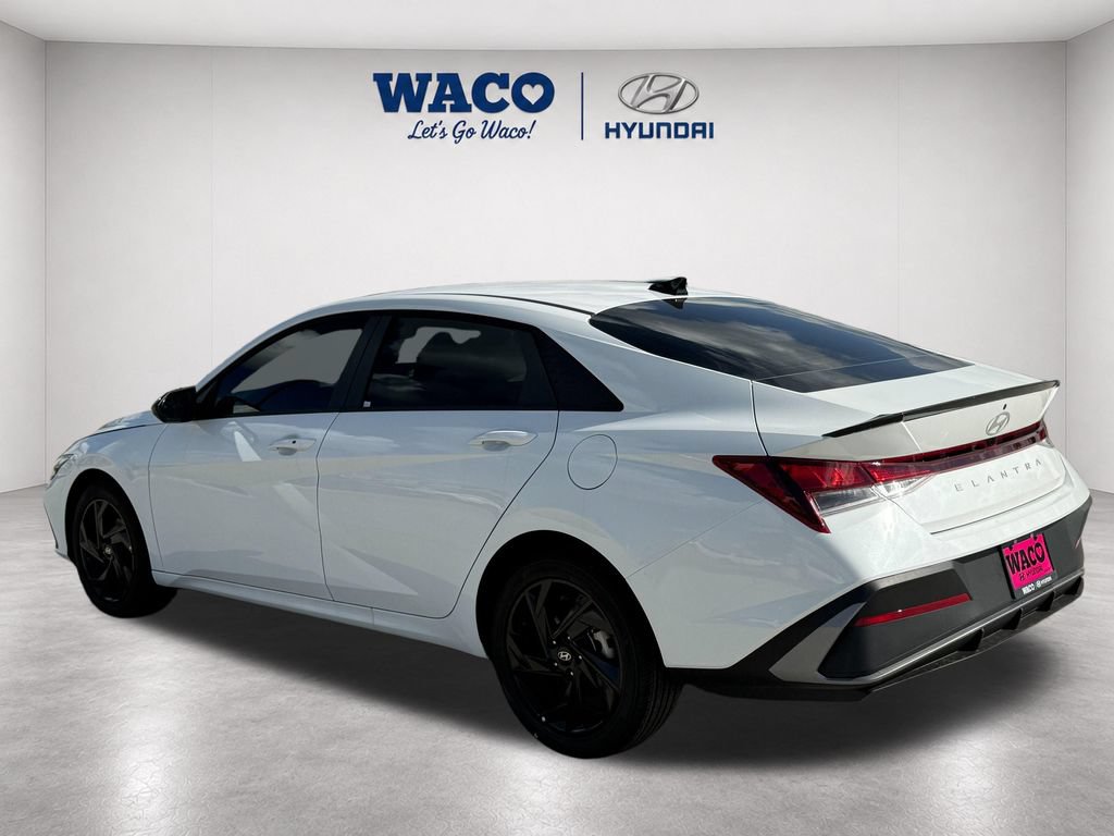 Used 2026 Hyundai Elantra SEL Sport Premium FWD image 5