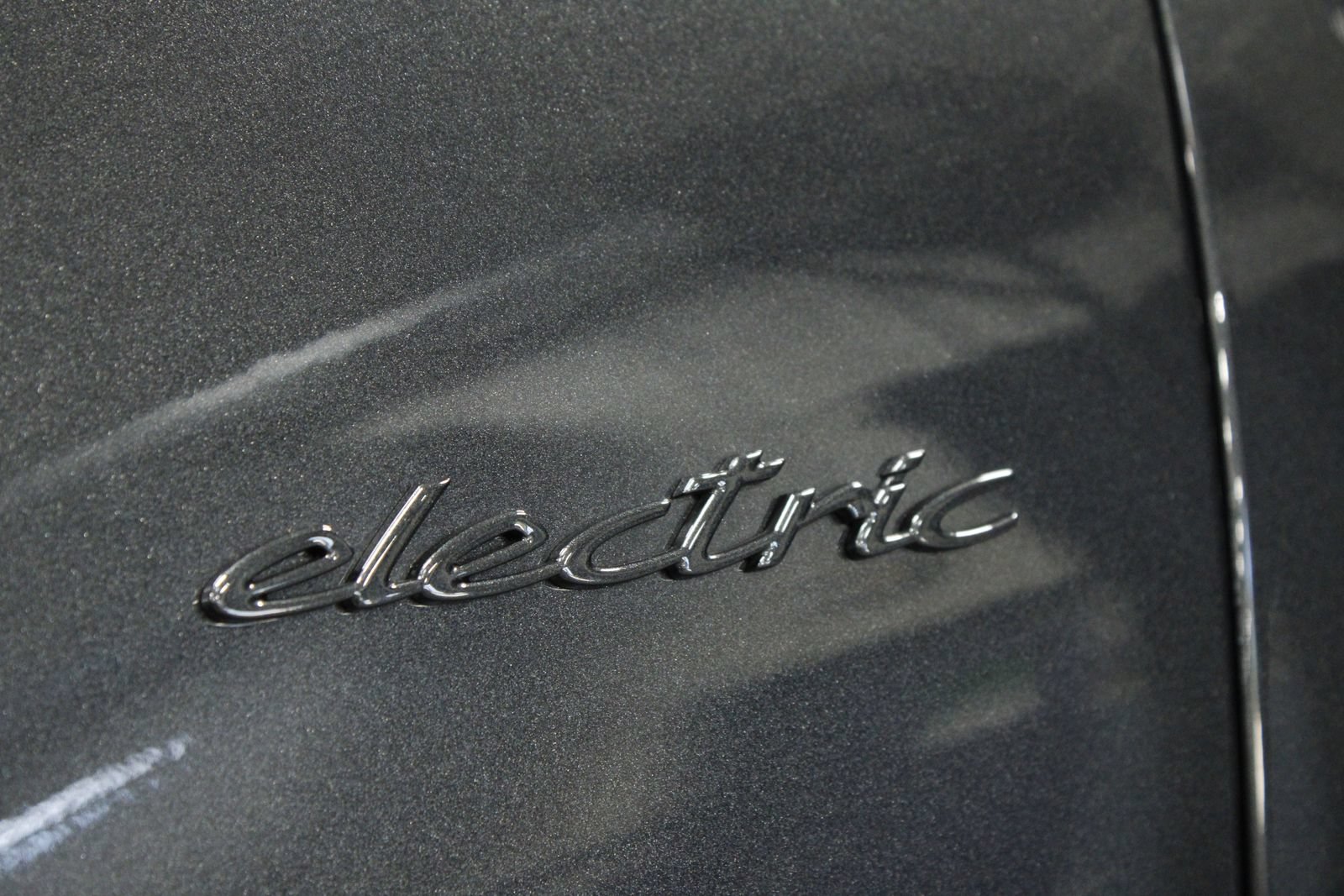 Certified 2025 Porsche Macan 4 Electric AWD/4WD image 35