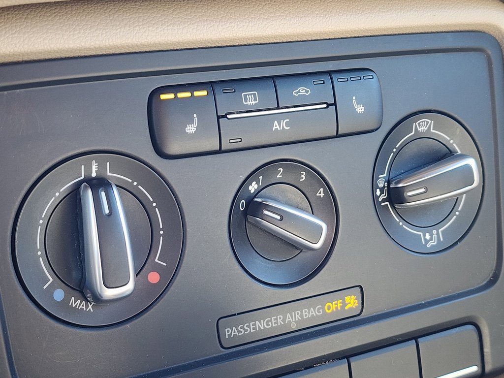 Used 2014 Volkswagen Beetle TDI image 22