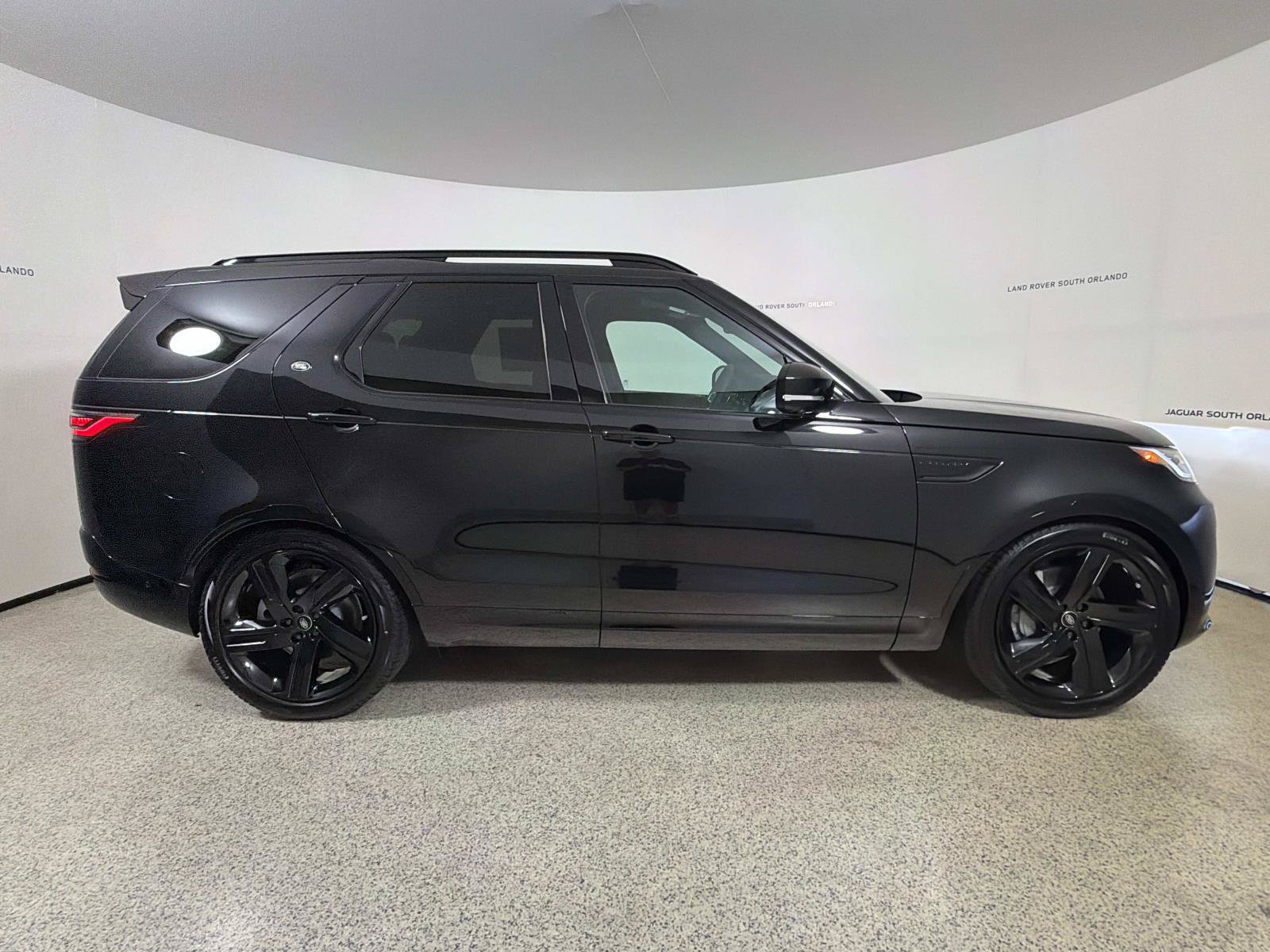 New 2026 Land Rover Discovery Dynamic SE AWD/4WD image 6