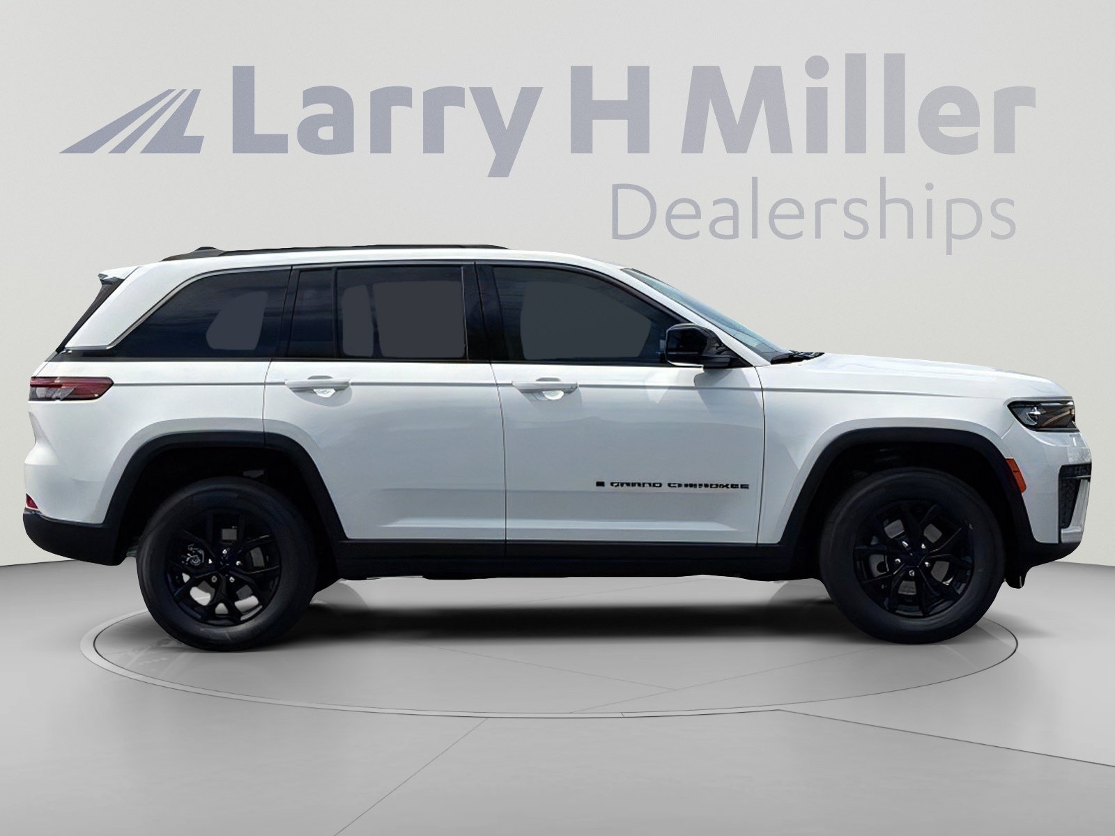 New 2026 Jeep Grand Cherokee Altitude RWD image 7