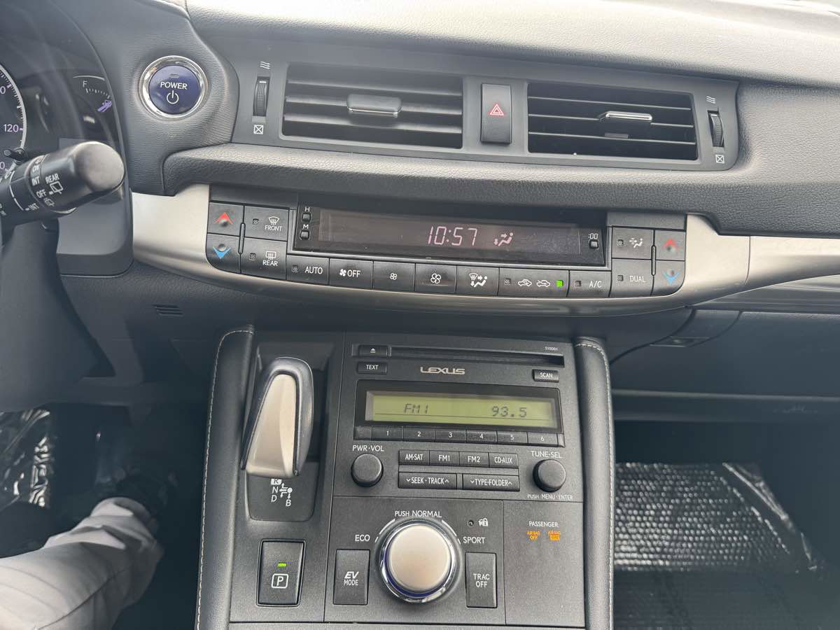 Used 2016 Lexus CT 200h w/ Accessory Package image 16