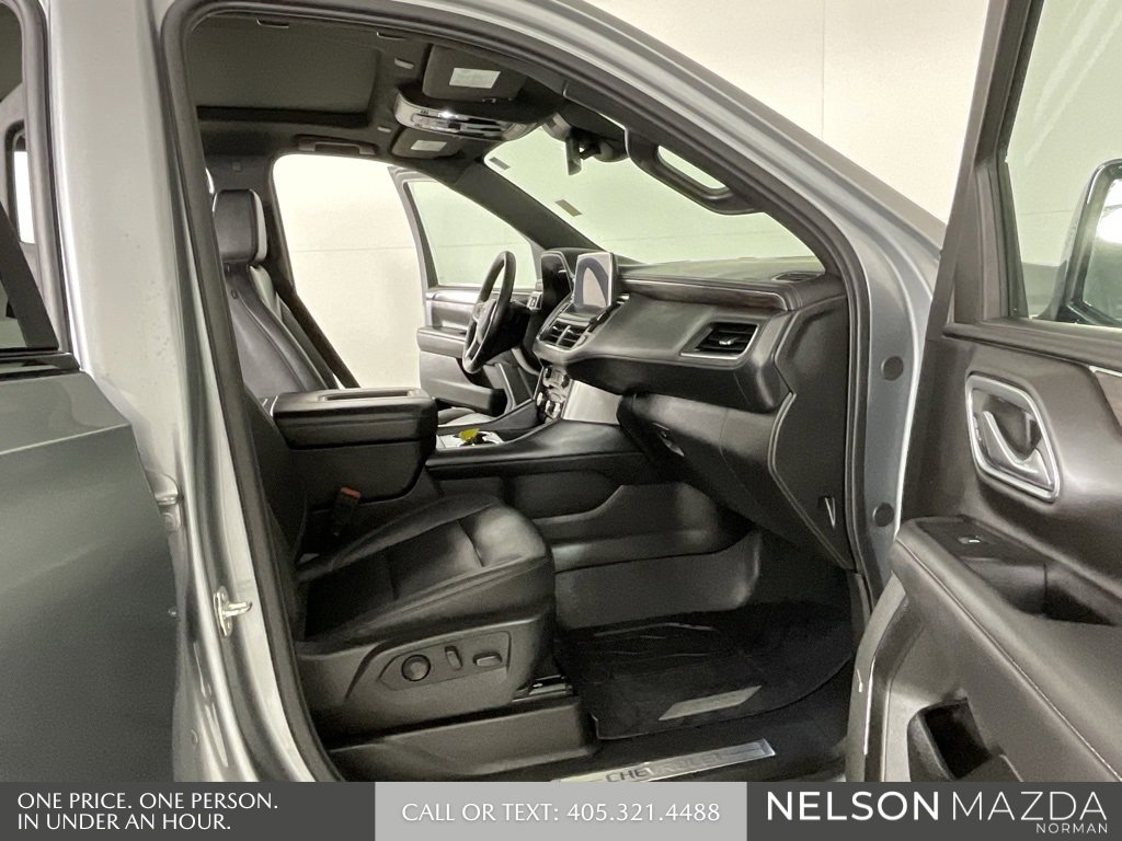 Used 2023 Chevrolet Suburban Z71 w/ Luxury Package image 14
