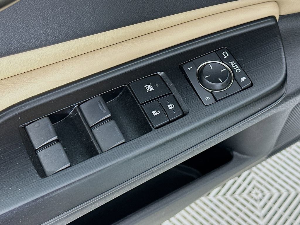 Used 2020 Lexus ES 350 Luxury w/ Accessory Package 2 image 26