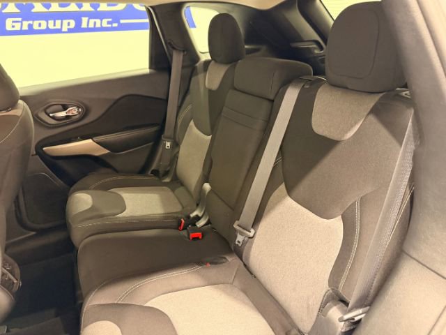 Used 2018 Jeep Cherokee Latitude image 32
