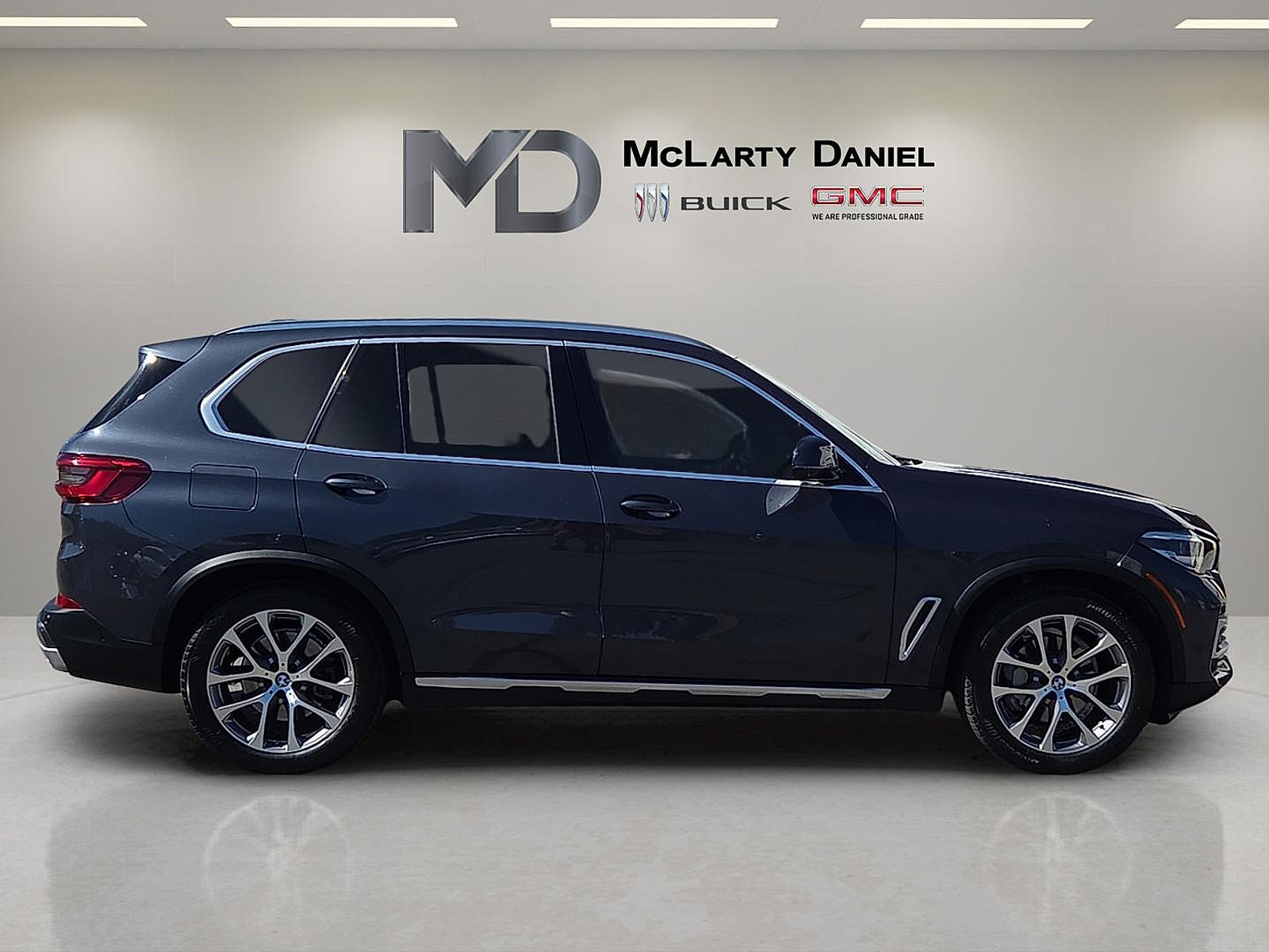Used 2019 BMW X5 xDrive40i w/ Premium Package 2 AWD/4WD image 15