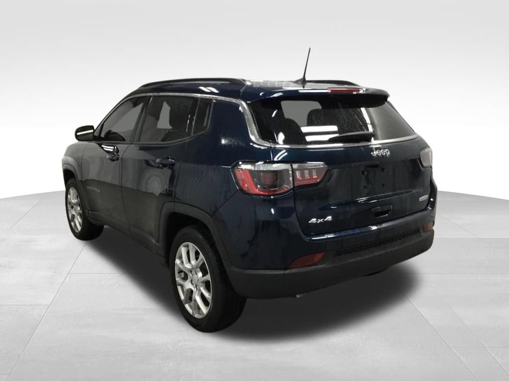 Used 2024 Jeep Compass Latitude image 14