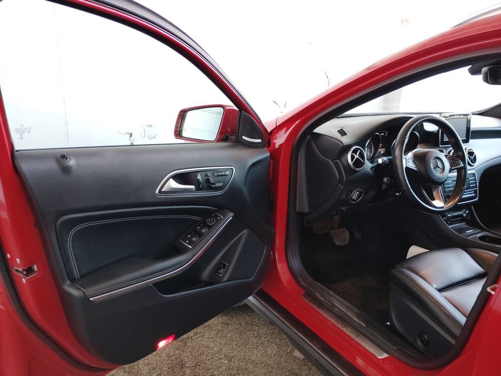 Used 2017 Mercedes-Benz GLA 250 w/ Premium Package image 19