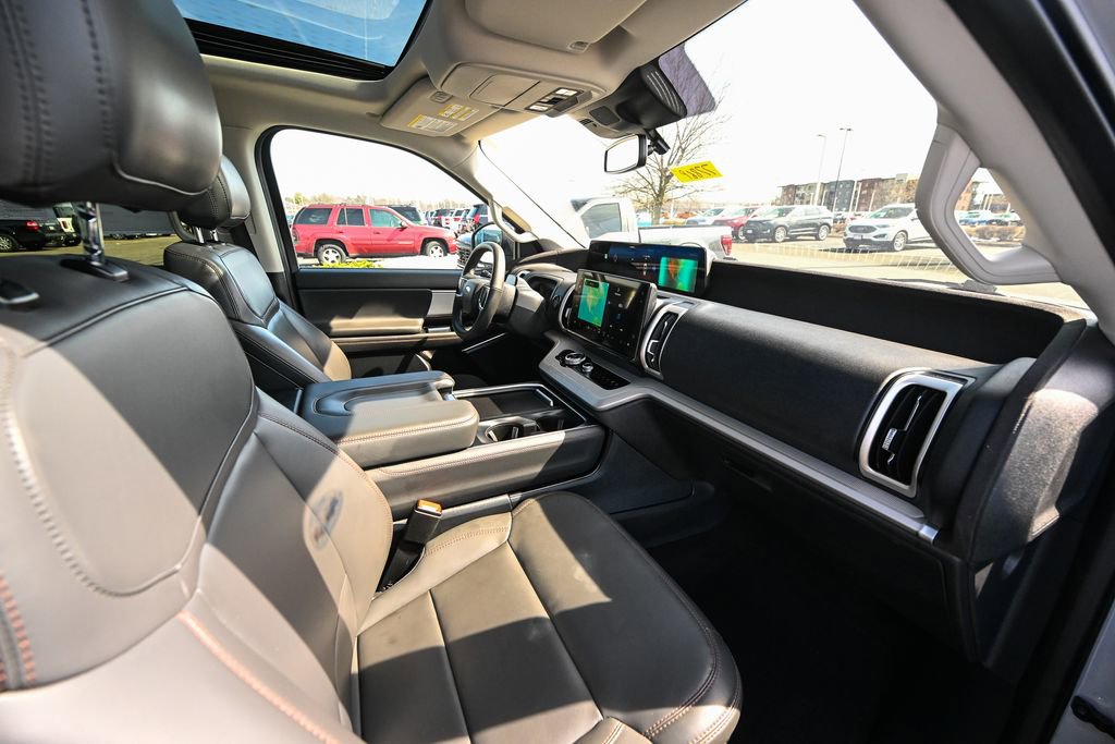 Certified 2025 Ford Expedition Active image 25