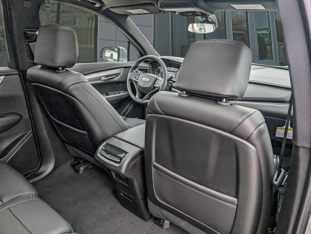 New 2025 Cadillac XT6 Luxury FWD image 21