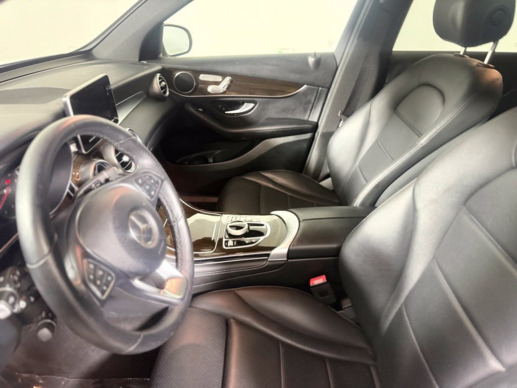 Used 2019 Mercedes-Benz GLC 300 4MATIC image 20