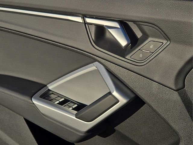 Used 2025 Audi Q3 2.0T Premium image 21