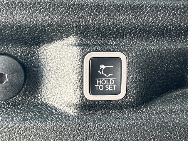 Used 2021 Jeep Grand Cherokee L Limited w/ Luxury Tech Group II image 44