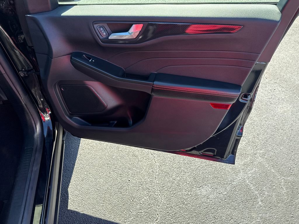 Certified 2025 Ford Escape ST-Line image 14