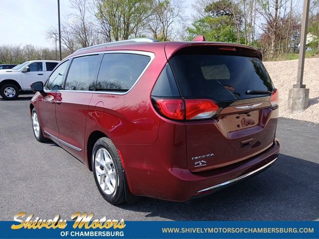 Used 2017 Chrysler Pacifica Touring-L Plus w/ Advanced Safetytec Group image 4