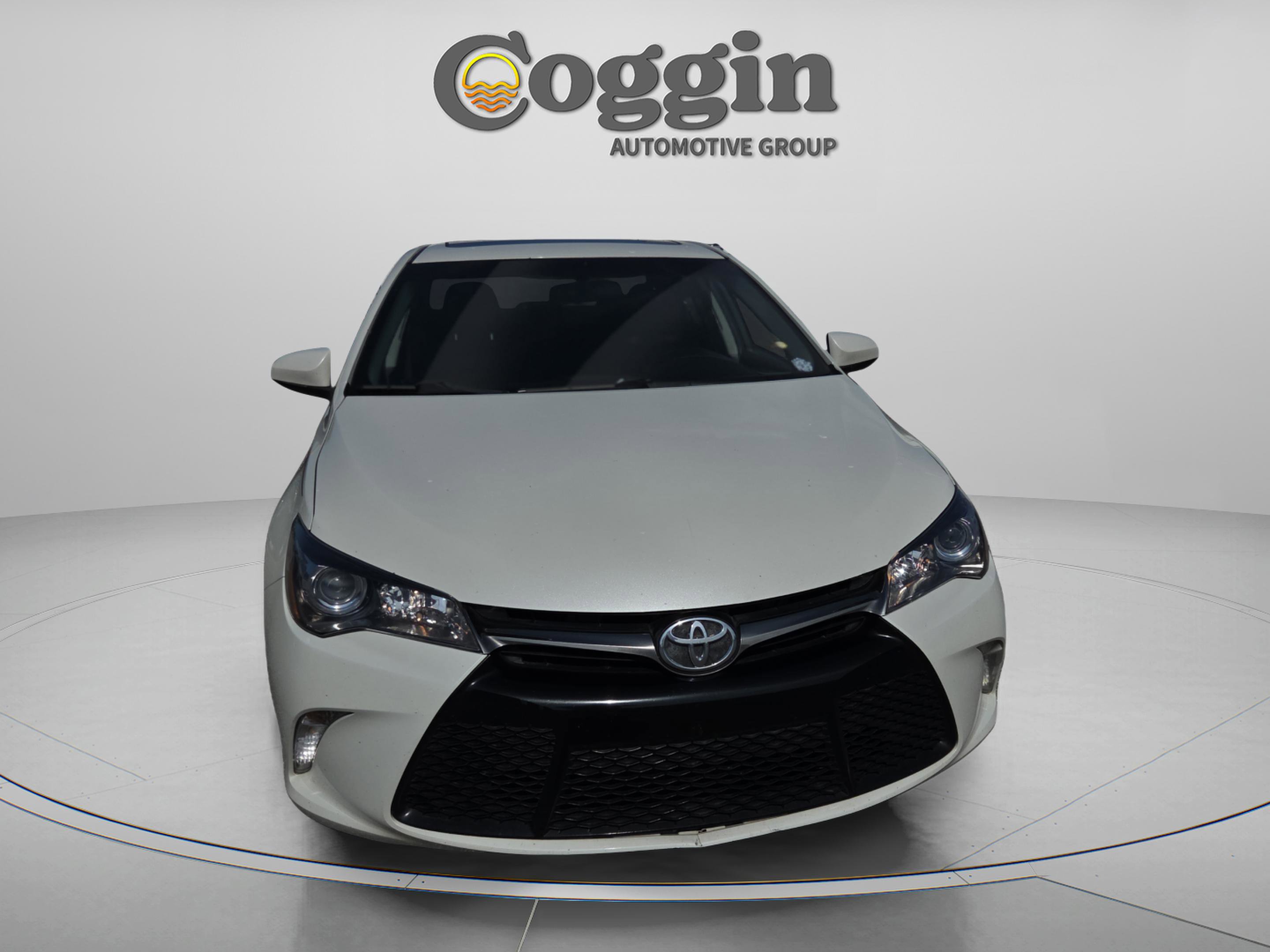 Used 2015 Toyota Camry SE w/ Moonroof Package FWD image 8